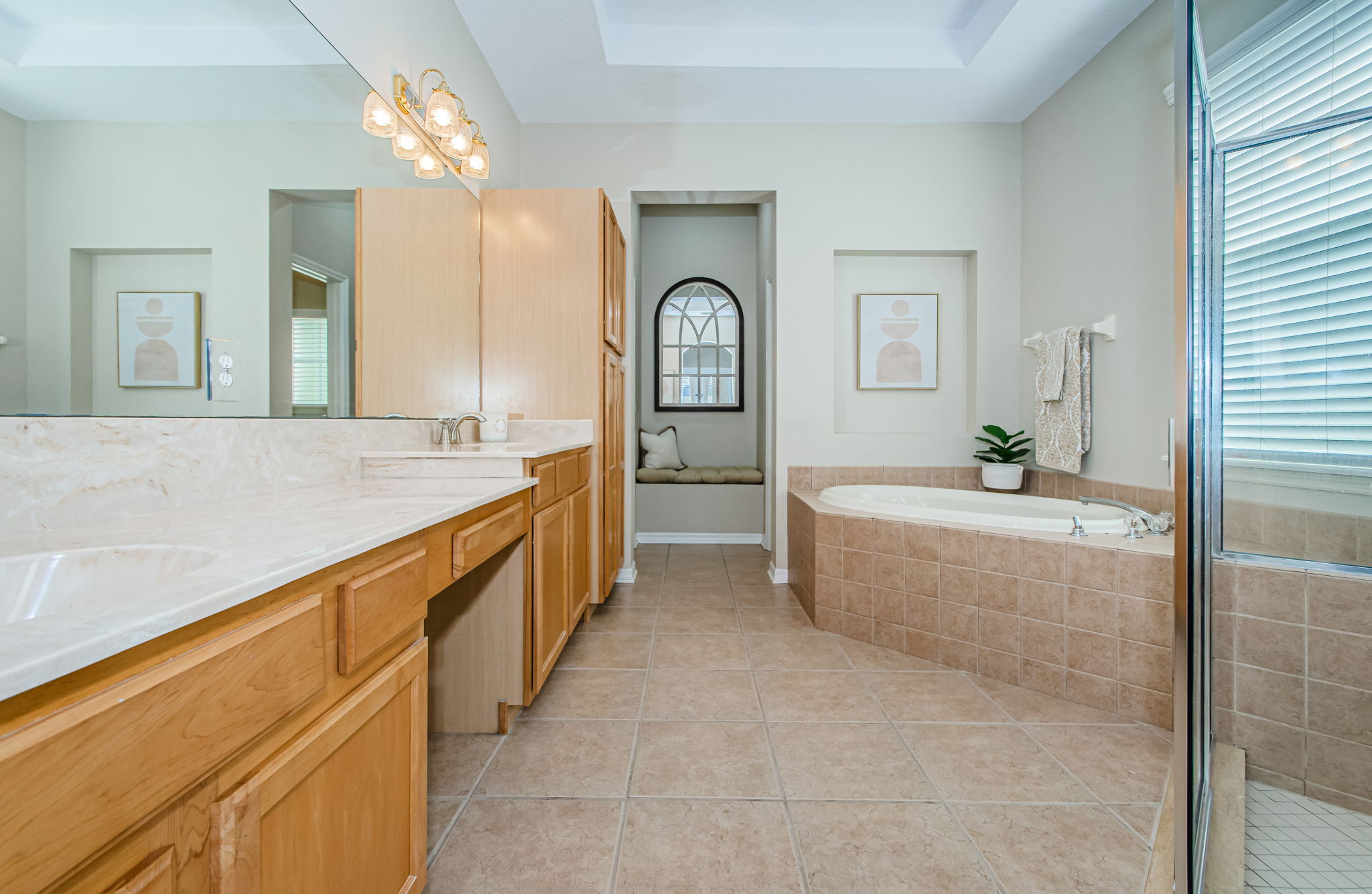 Primary Bathroom 1B