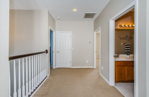 Upstairs Loft 1D