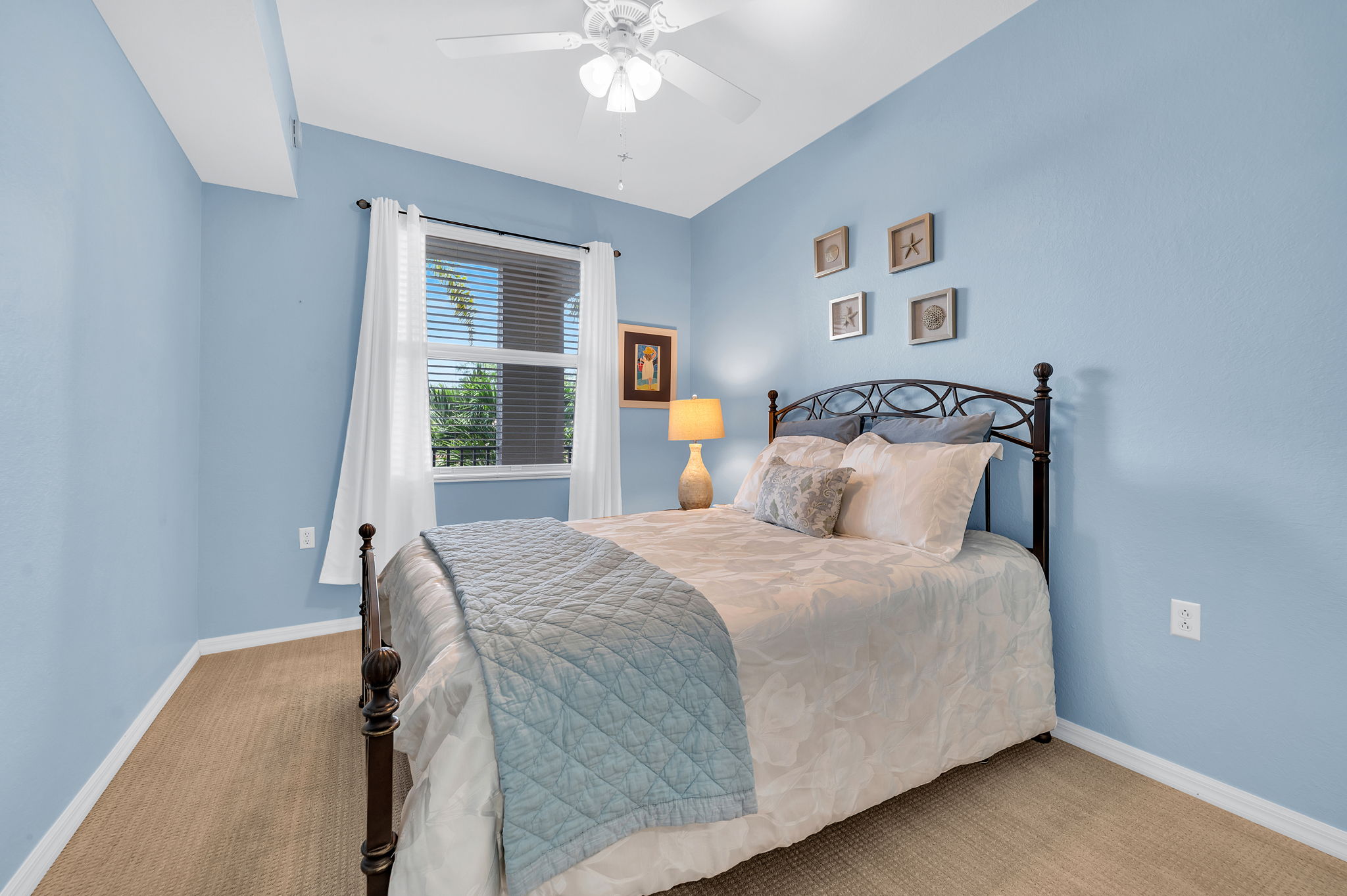 Guest bed