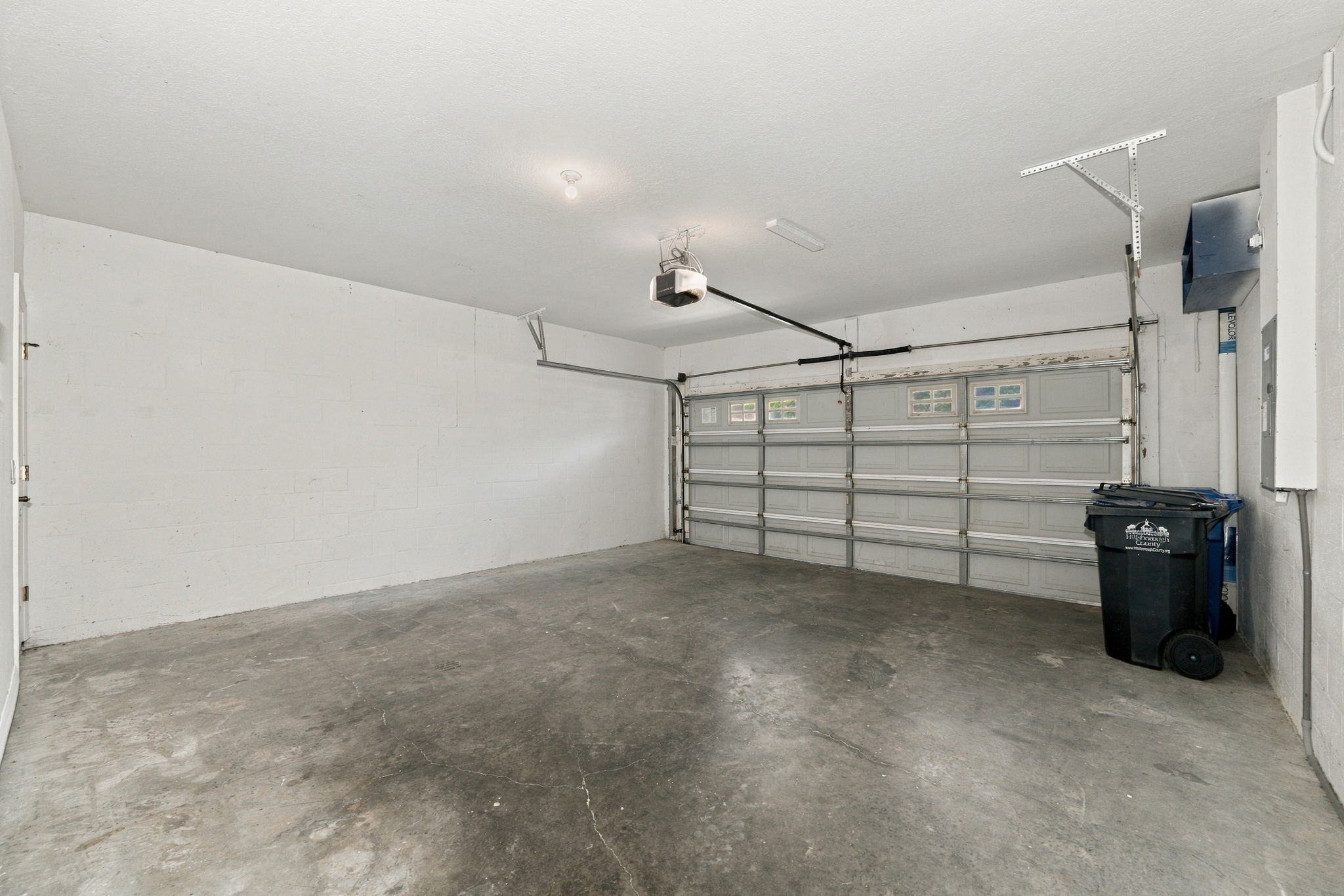 024_Garage 1