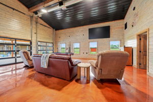  Photo 44