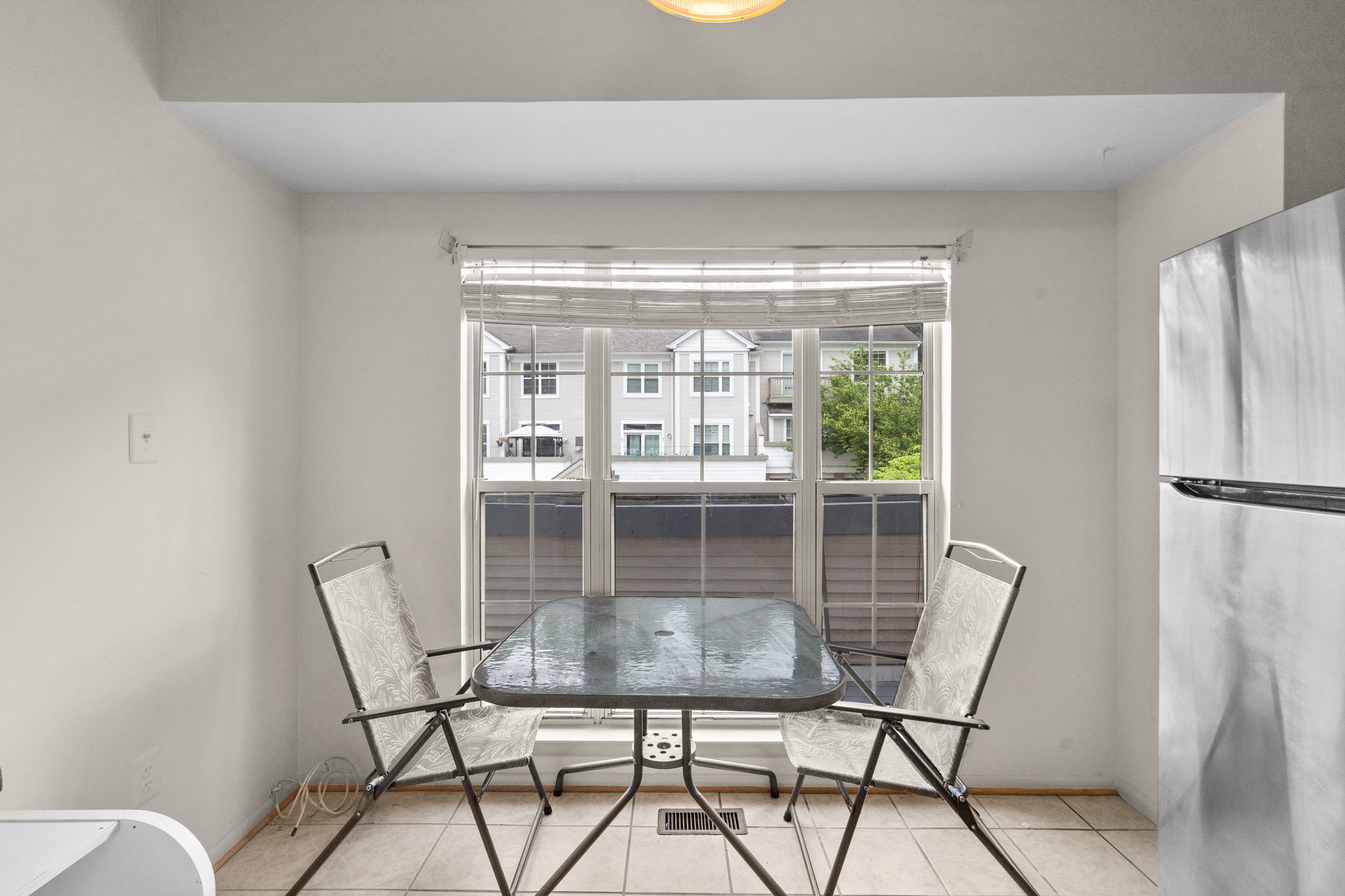 20. Breakfast nook.jpg