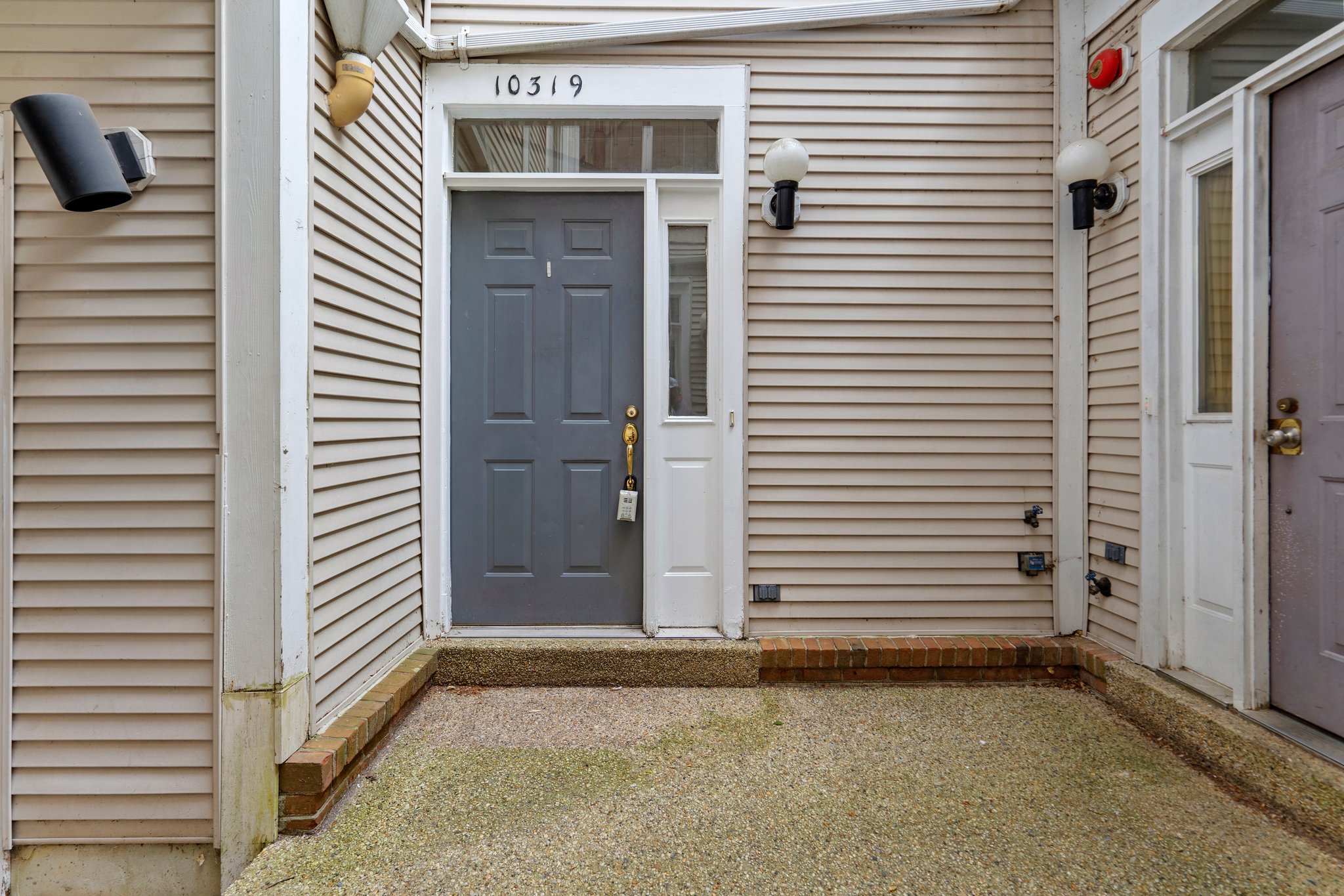 04. Front exterior.jpg