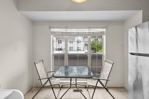 20. Breakfast nook.jpg