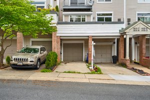 42. Garage entry.jpg