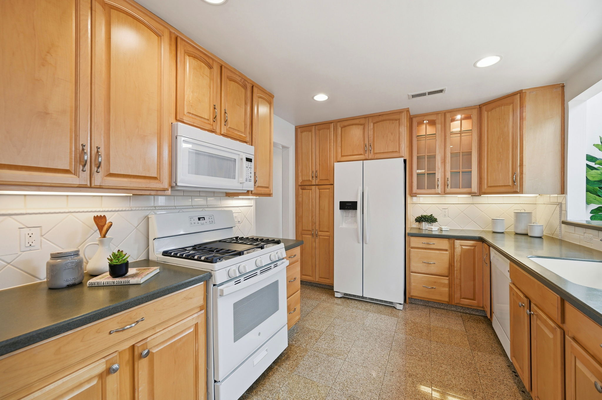 016_F8_1032 Rio Vista Dr