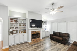  Photo 48