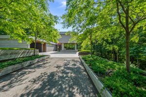 10320 Pine Valley Dr, Vaughan ON — real estate photography by Amazing Photo Video