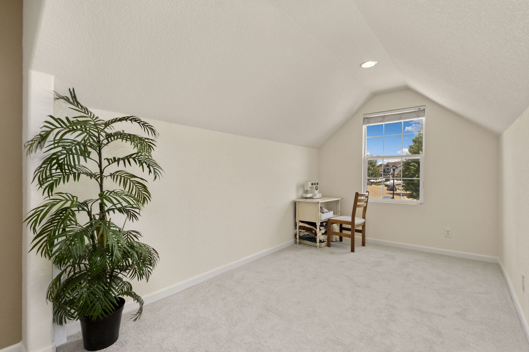 Family Room / Guest Bed #1