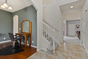 Large Foyer with Vaulted Ceilings
