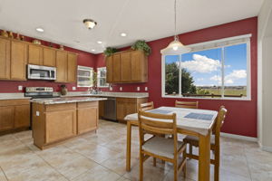 Kitchen/Breakfast Area