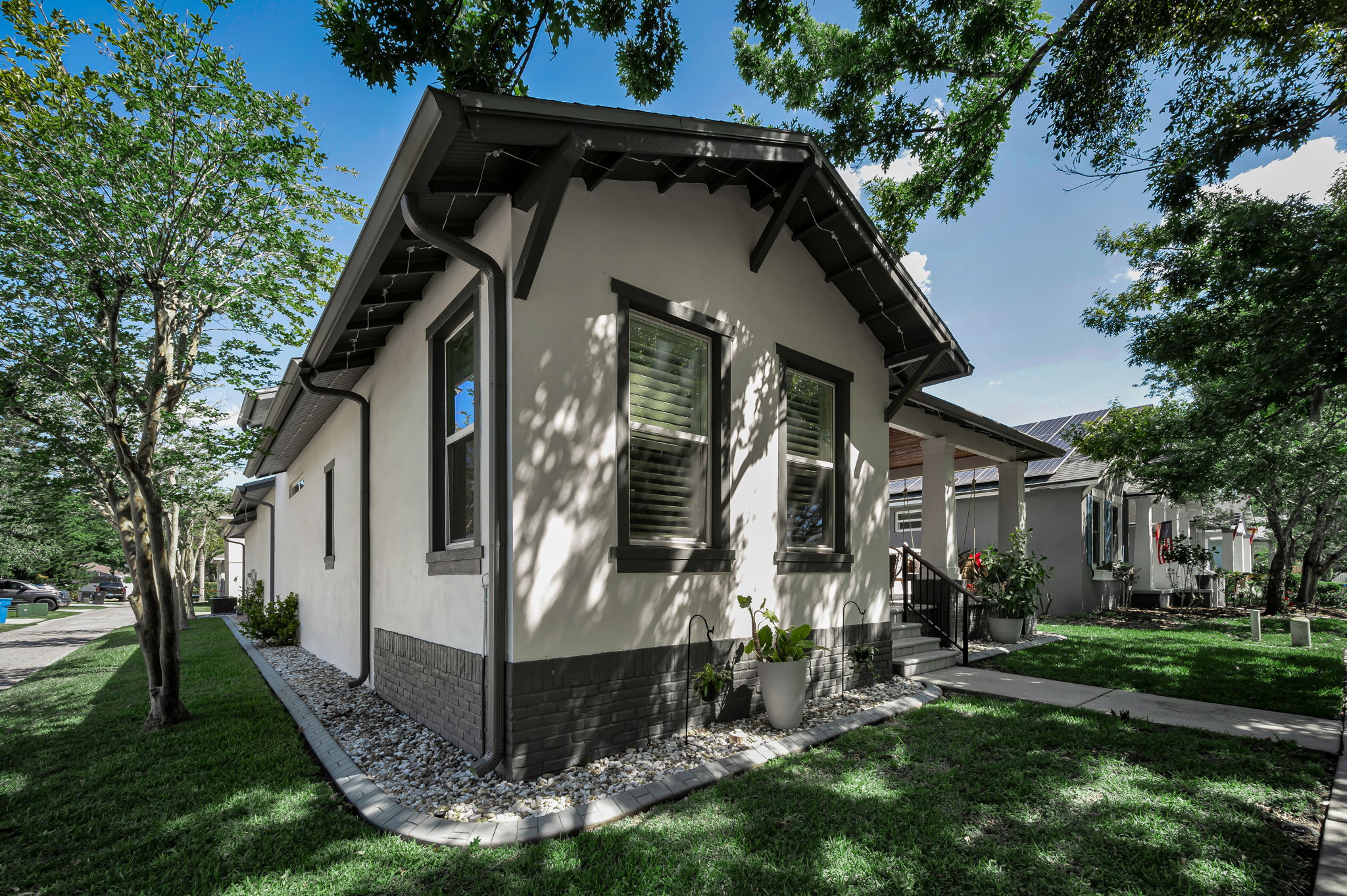Front Exterior6