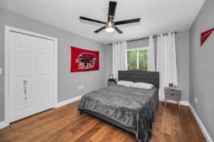 Upper Level Bedroom4a