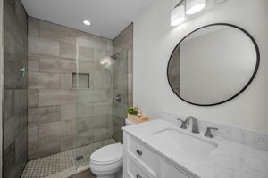 Upper Level Bathroom3