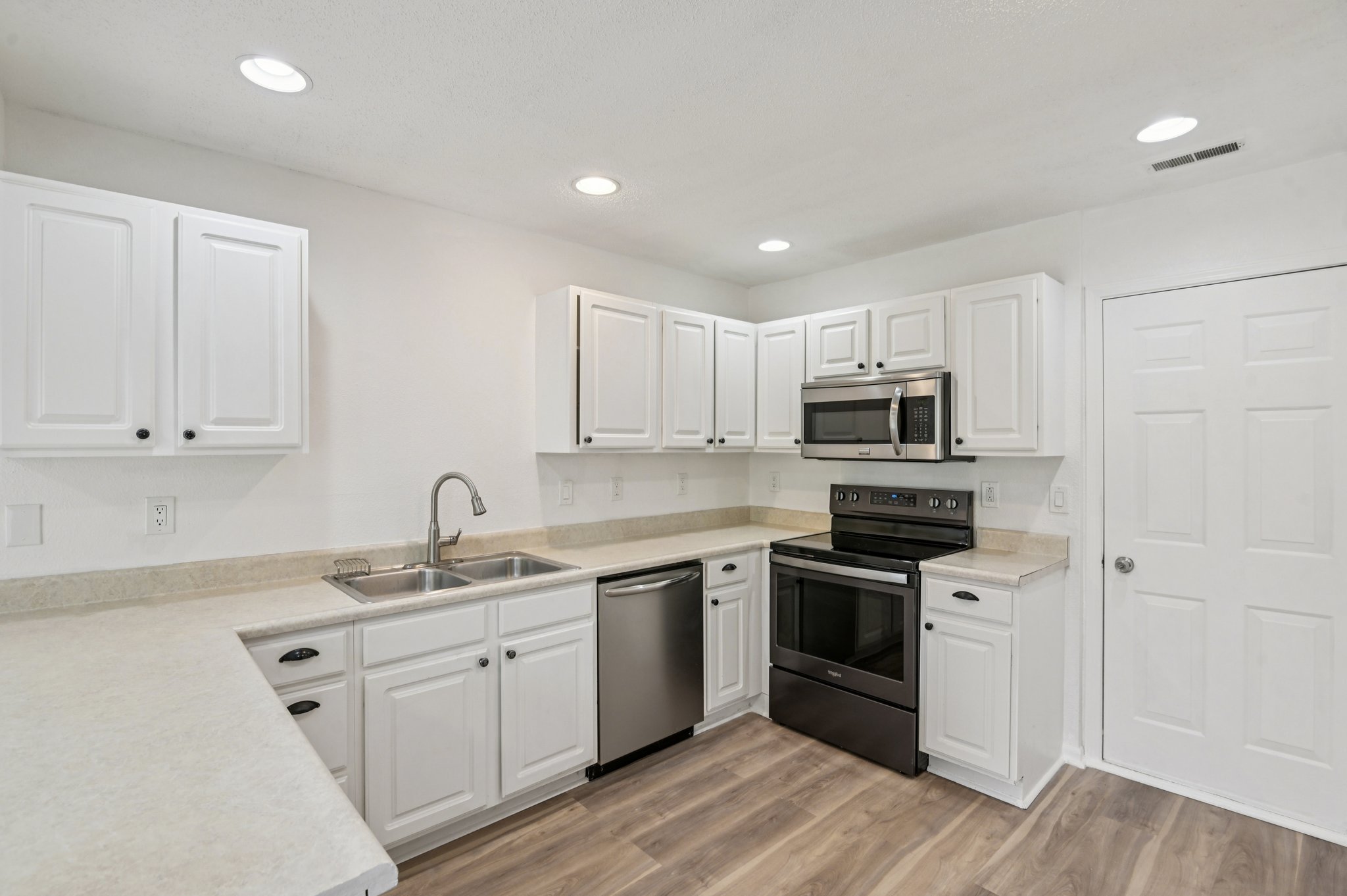 Liverpool Way-S2910-016.jpg