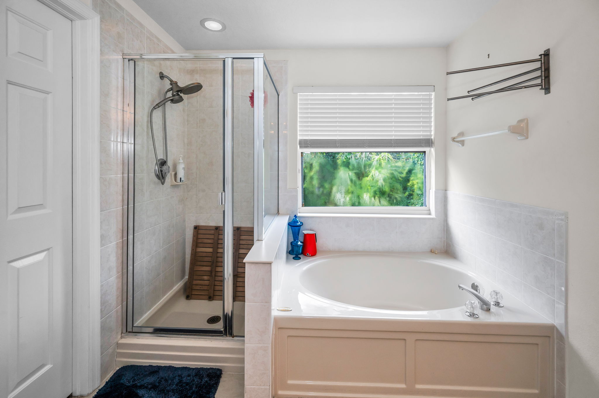 Primary Bathroom1b