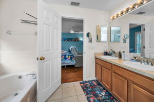 Primary Bathroom1c