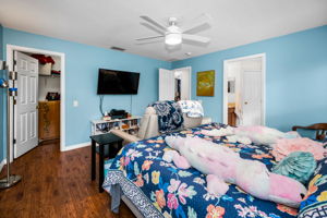 Primary Bedroom1c
