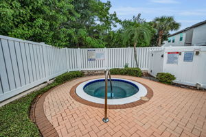 4-Hot Tub