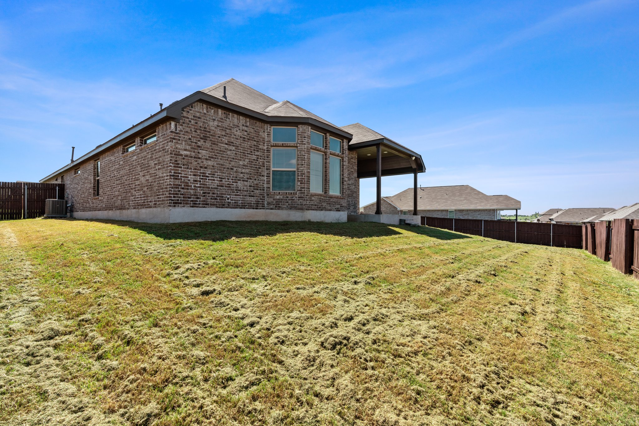 1033 Leadtree Loop, Mustang Ridge, TX 78610, USA Photo 29