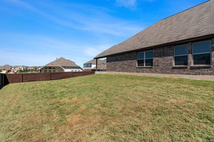1033 Leadtree Loop, Mustang Ridge, TX 78610, USA Photo 30