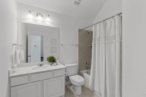1033 Leadtree Loop, Mustang Ridge, TX 78610, USA Photo 22