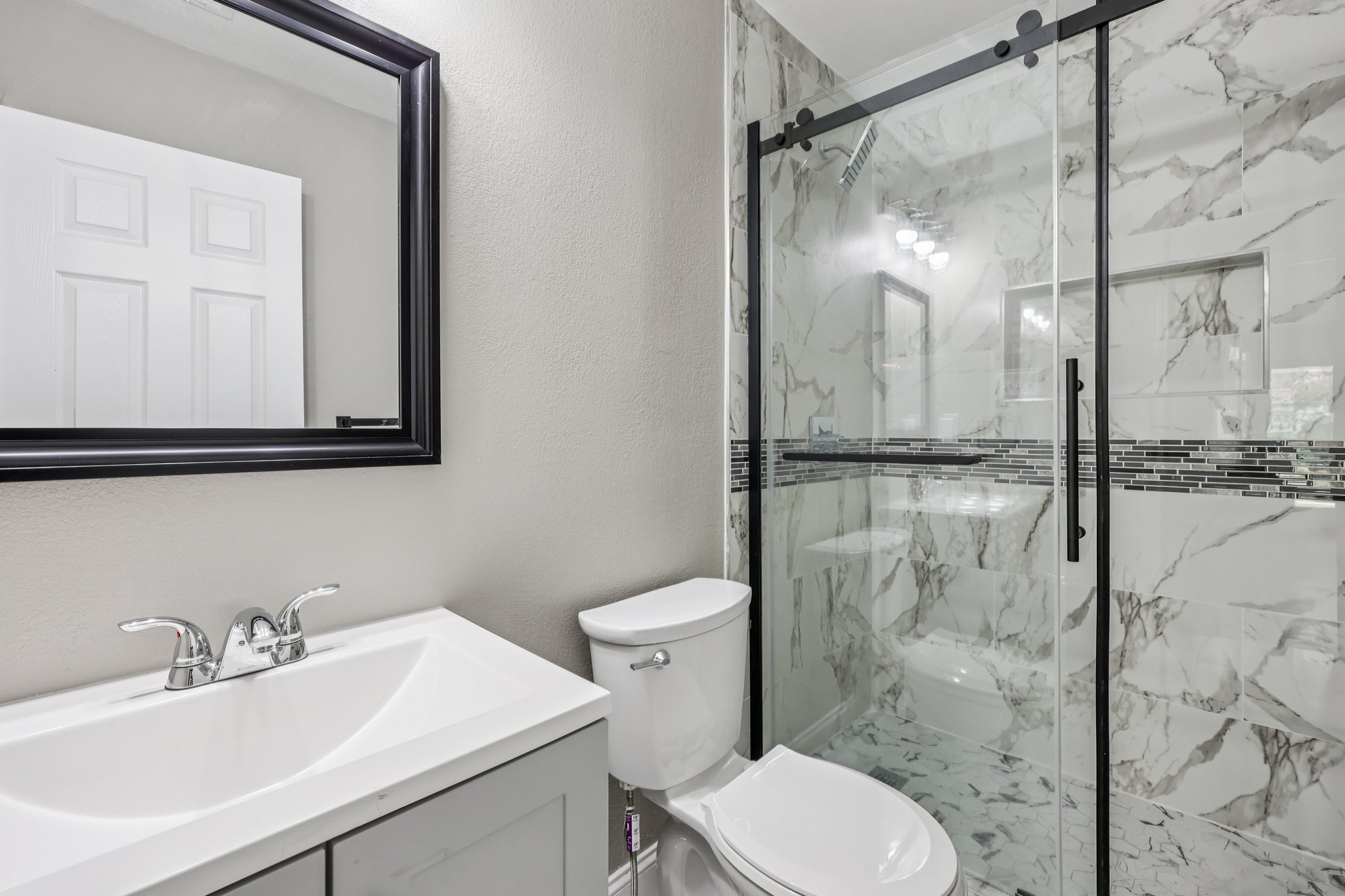 Oak Ridge Dr-S1808-019.jpg