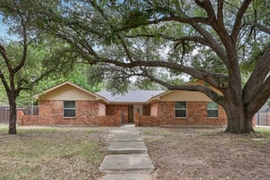 Oak Ridge Dr-S1808-001.jpg