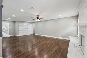 Oak Ridge Dr-S1808-006.jpg