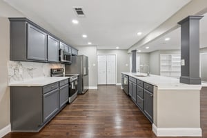 Oak Ridge Dr-S1808-012.jpg