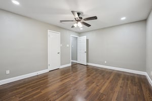 Oak Ridge Dr-S1808-028.jpg