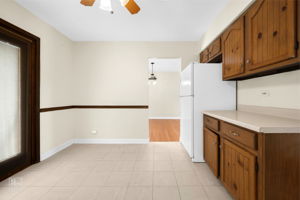  1033 Warwick Cir S, Hoffman Estates, IL 60169_007