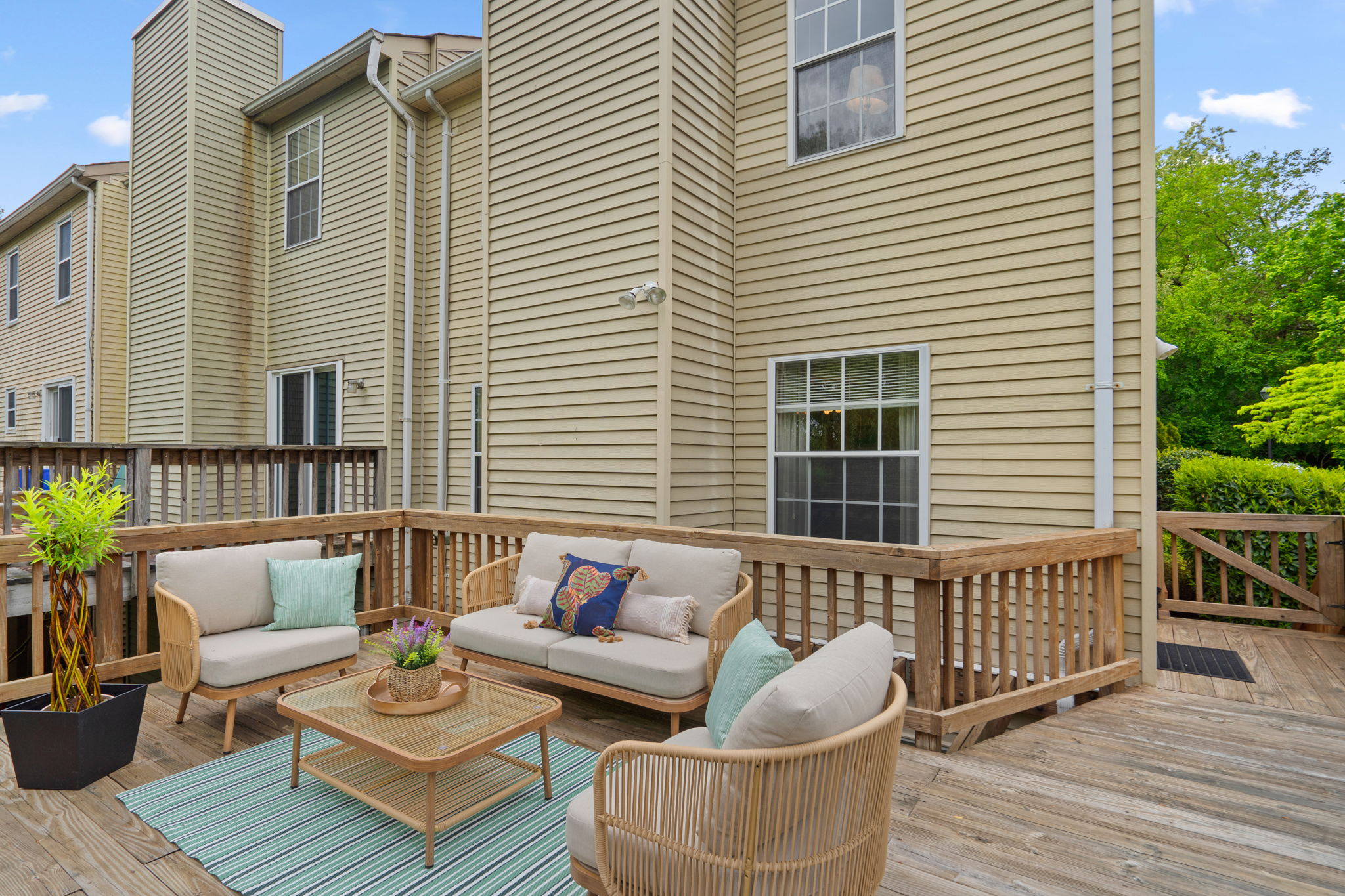 39. 10331 Green Holly Terrace
