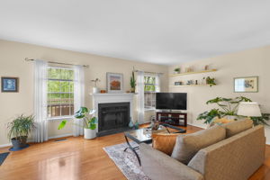 09. 10331 Green Holly Terrace