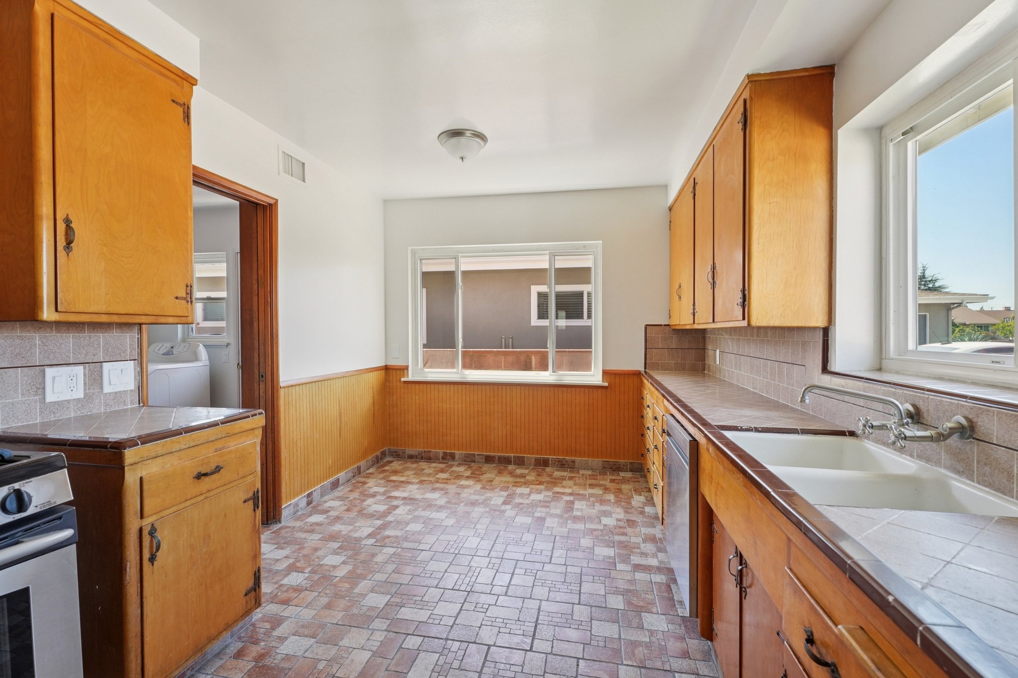 Hasty Ave-S2103-011.jpg