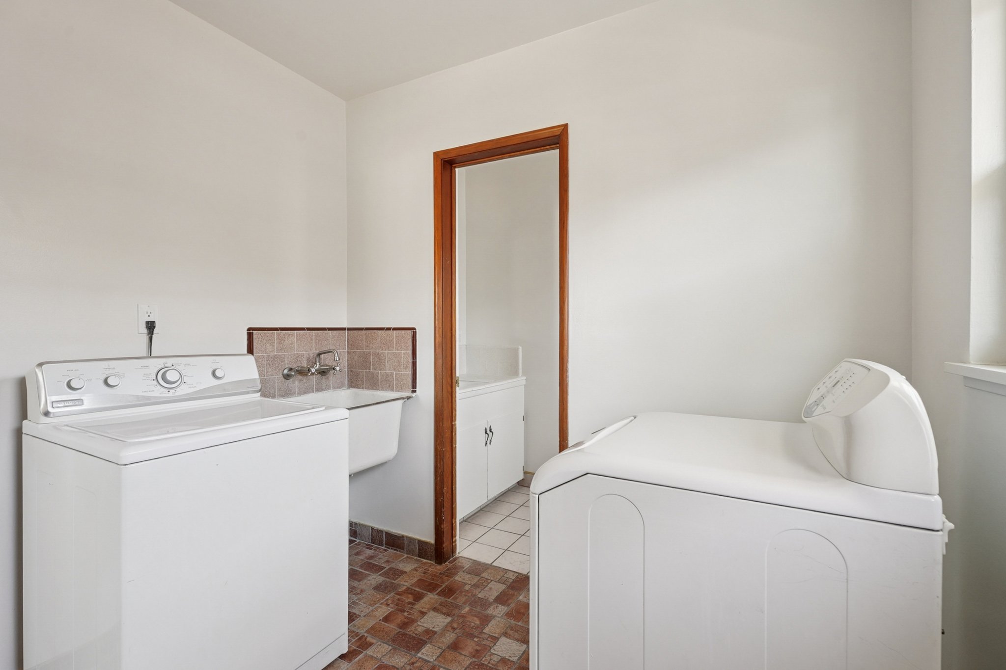 Hasty Ave-S2103-015.jpg