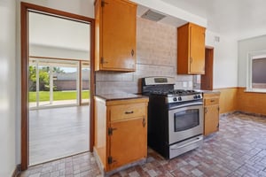 Hasty Ave-S2103-010.jpg