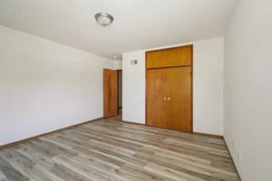 Hasty Ave-S2103-019.jpg