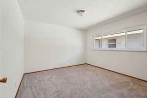 Hasty Ave-S2103-020.jpg