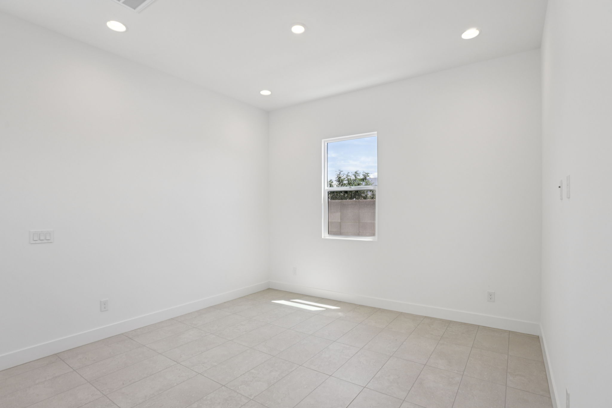 E Utah Ave-019