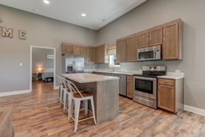 Kitchen/Breakfast Bar