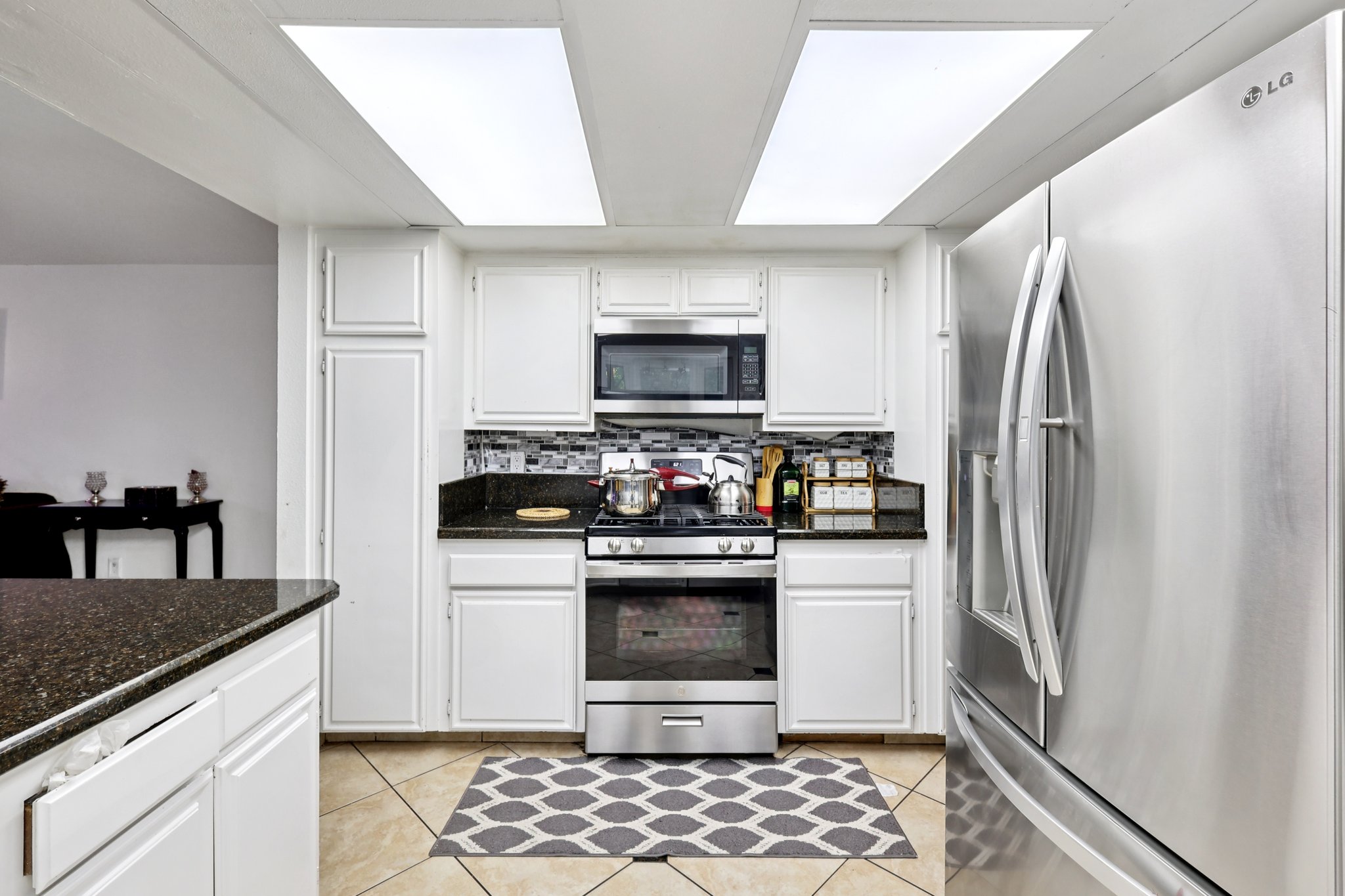 Helix Village Dr-L0407-024.jpg