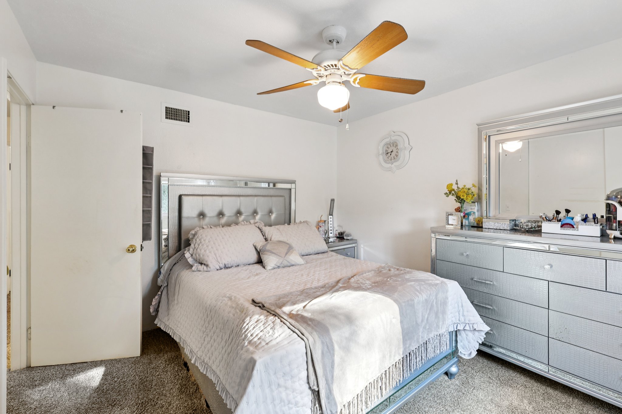 Helix Village Dr-L0407-039.jpg