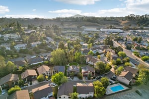 Helix Village Dr-L0407-078.jpg