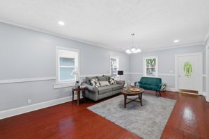 1034 Hervey St_007