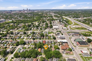 1034 Hervey St_038