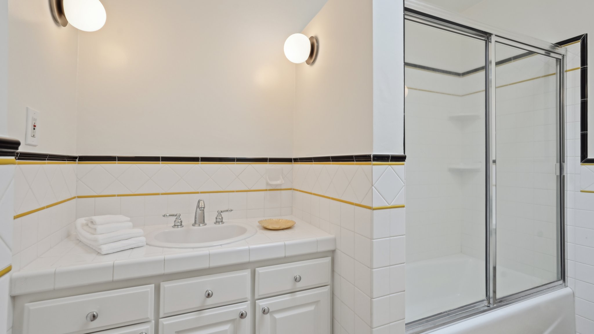 126745 - 10342 Ilona Ave, Los Angeles, CA 90064-019r.jpg