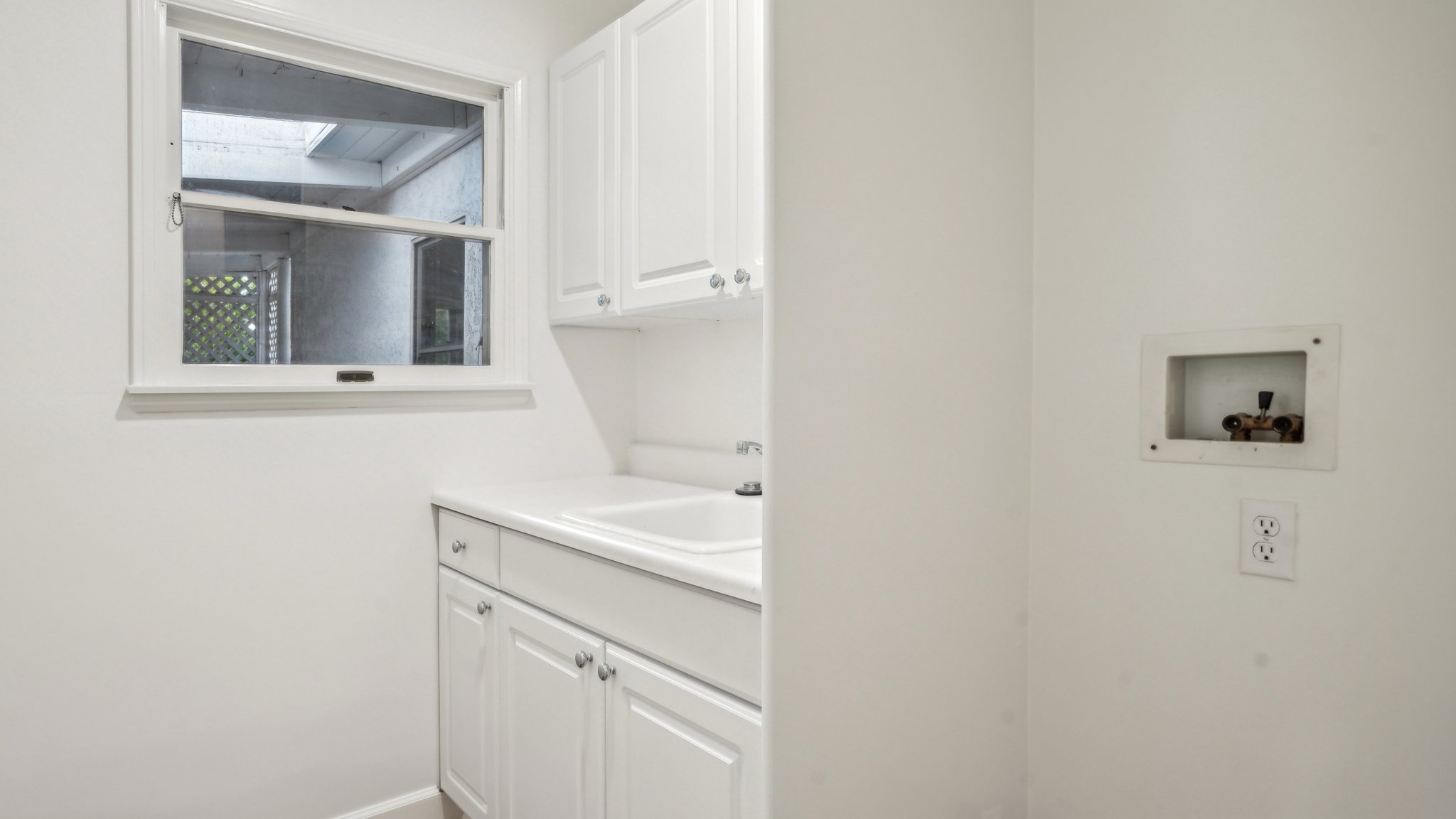 126745 - 10342 Ilona Ave, Los Angeles, CA 90064-031r.jpg