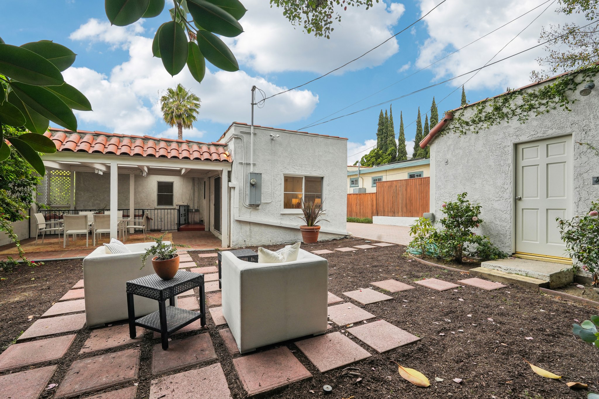 126745 - 10342 Ilona Ave, Los Angeles, CA 90064-038r.jpg