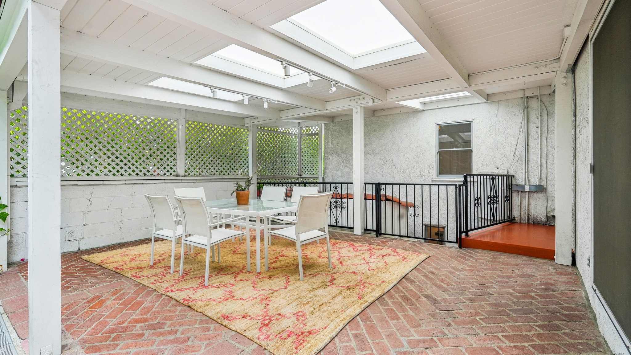 126745 - 10342 Ilona Ave, Los Angeles, CA 90064-036rr.jpg